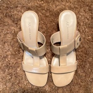 Women’s dress sandals.